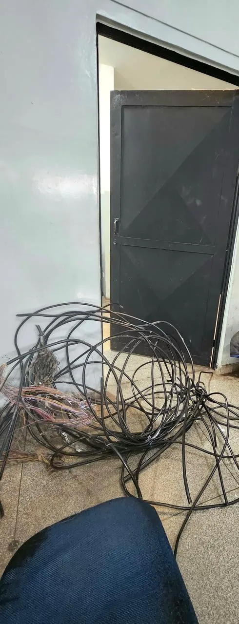 POLÍCIA MILITAR PRENDE AUTOR DE FURTO DE FIAÇÃO TELEFÔNICA EM CORUMBÁ