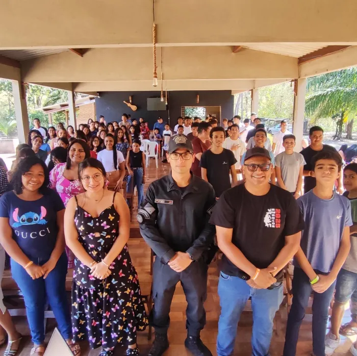 Polícia Militar realiza palestra em Ladário sobre segurança pública e perigos da internet