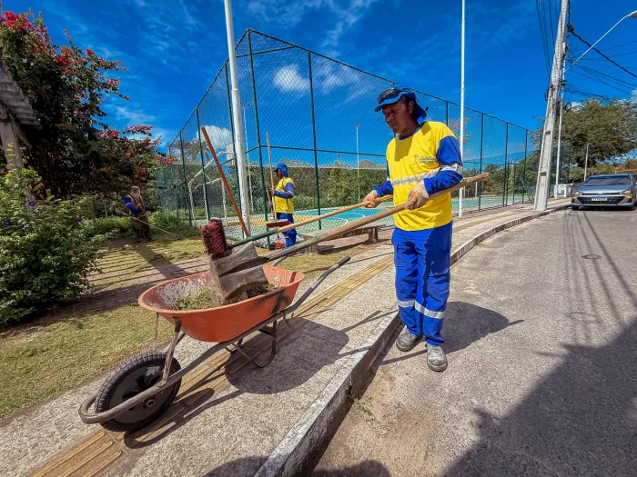 Prefeitura intensifica ações de manutenção em diversos bairros de Lauro de Freitas