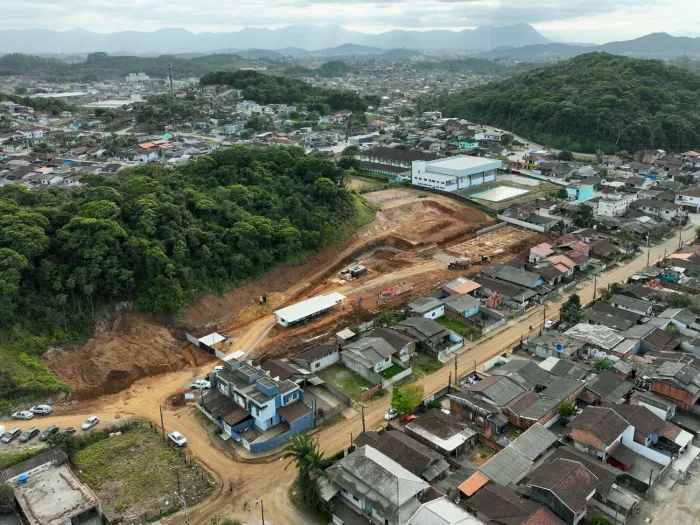 Governador visita obras da Vila da Saúde e UBSF Jardim Edilene em Joinville