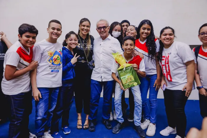 Cícero Lucena celebra avanços na educação de João Pessoa durante posse da comissão de lideranças estudantis e premiação da CGU