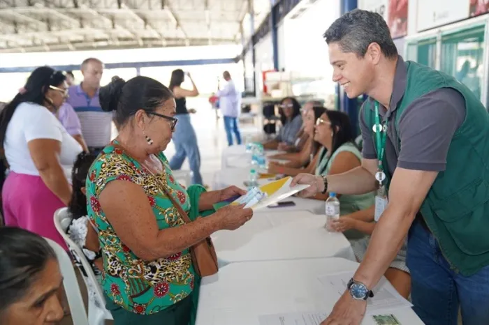 Severina Moreira da Silva, de 65 anos, que recebeu escritura em Uruaçu: “Agora não falta mais nada” (Foto: Octacílio Queiroz)