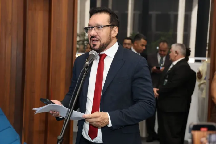 Projeto determina que unidades de saúde e escolas informem sobre o vício em internet