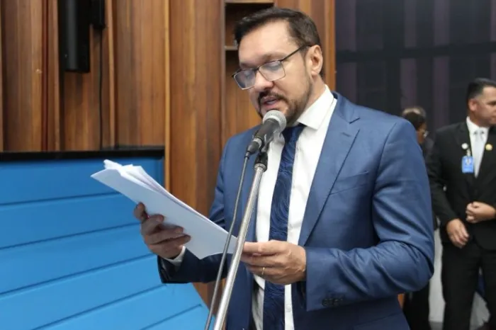 Deputado Lucas de Lima cobra Prefeitura sobre atendimento a protetoras de animais