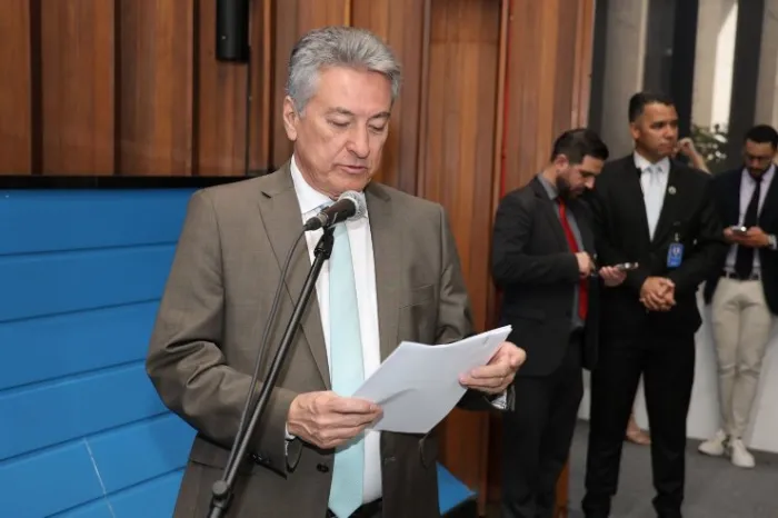 Hashioka pede inclusão de escolas estaduais de Jateí no Programa MS Energia Limpa