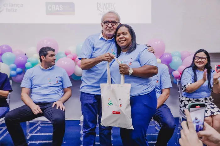 Cícero Lucena fortalece assistência social com entrega de equipamentos e kits de proteção
