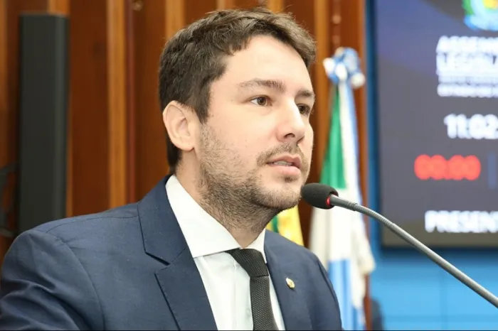 João Henrique questiona uso de depósitos judiciais pelo governo do Estado