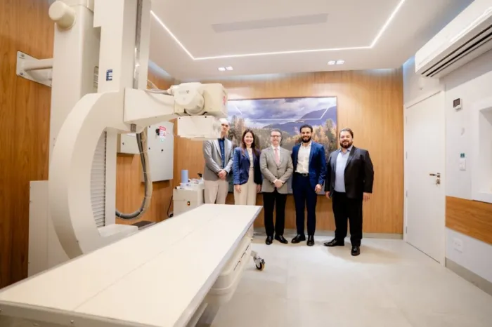 Secretário Rasível Santos visitou espaços do Heana que passarão por reforma. Apenas na modernização do parque tecnológico, unidade conta com investimentos de quase R$ 2,8 milhões (Fotos: Iron Braz)