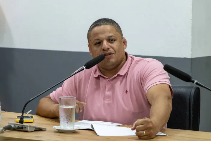 Tião da Solange solicita desapropriação e melhorias na quadra de Paúba