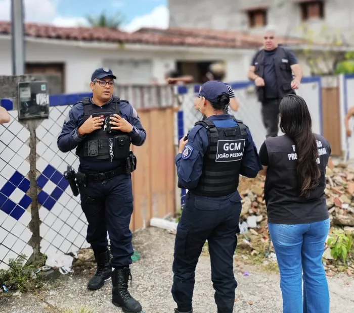 Prefeitura de João Pessoa resgata animal vítima de abandono no bairro de Mandacaru