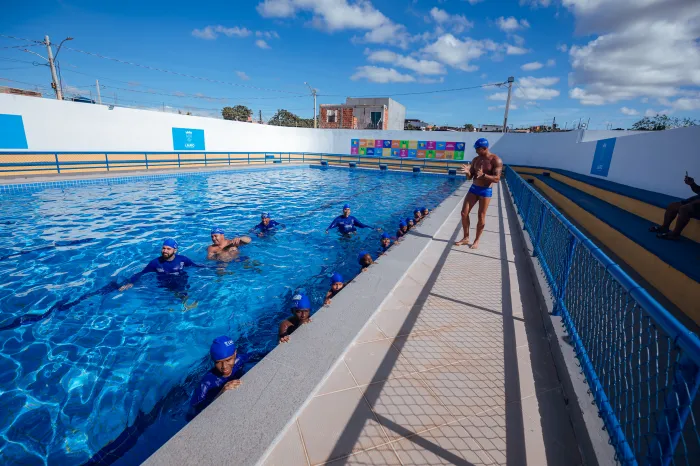 Com presença da prefeita, Arena Aquática dá início às aulas de natação