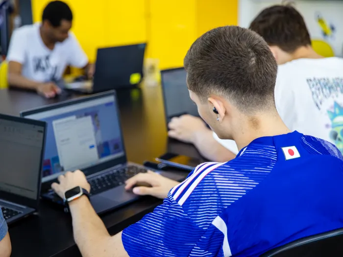 Já foram certificados quase 35 mil jovens no equipamento público da Secretaria da Juventude Carioca (JUVRio), que oferece cursos tecnológicos - Laryssa Lomenha / JUVRio