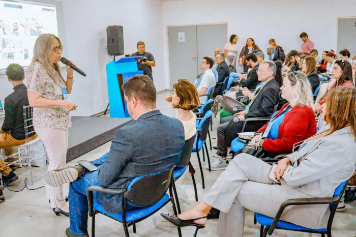 Integração da tecnologia ao ensino municipal é tema de palestra no Fórum de Cidades Digitais e Inteligentes