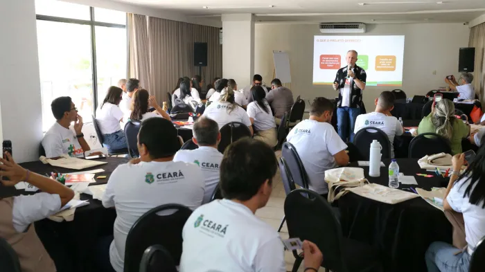 Encontro fortalece atuação de coordenadores escolares com foco na aprendizagem