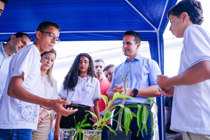 Vice-governador Lucas Ribeiro entrega reforma de escola integral em Pilar