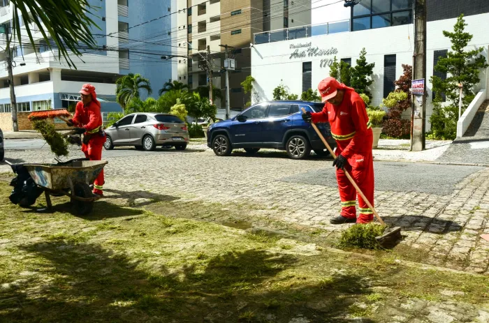 Nove bairros recebem serviços de limpeza e conservação
