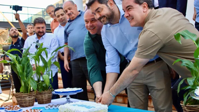 Prefeito projeta expansão das atribuições do Semae durante celebração