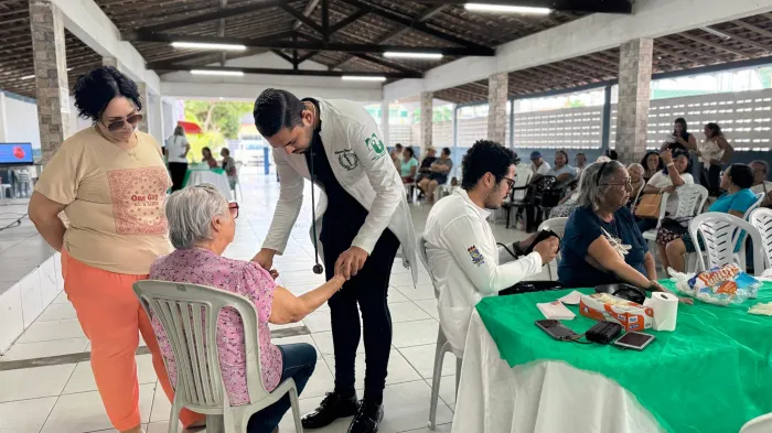 Idosos atendidos pelo Cras Mangabeira têm dia especial de cuidados à saúde e bem-estar