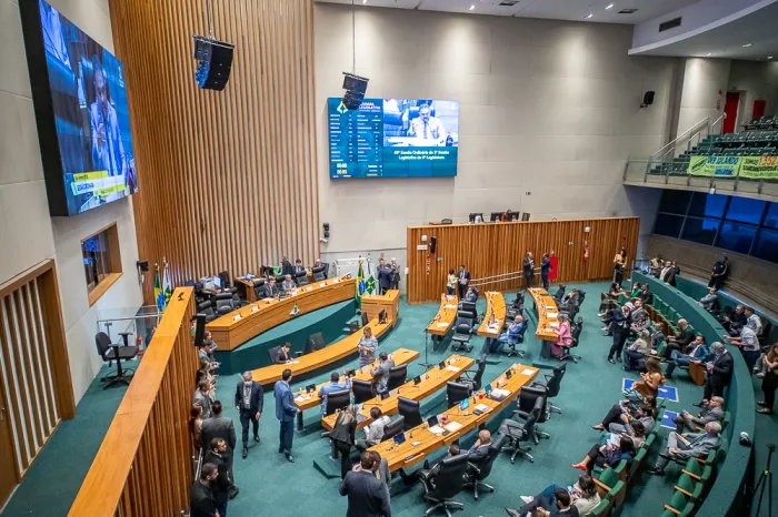 Plenário aprova recursos adicionais para esgotamento sanitário, feiras permanentes e TCDF 