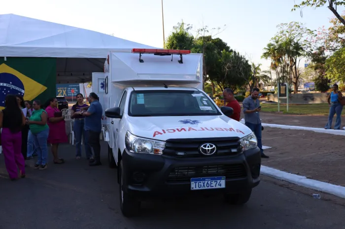 Saúde: Prefeitura entrega duas novas ambulâncias para as Vilas Santa Fé e Três Poderes