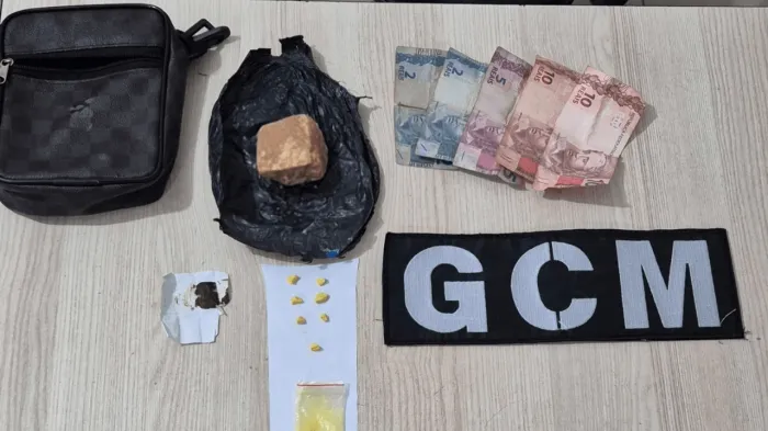 GCM flagra vandalismo em escola e encontra drogas com adolescente