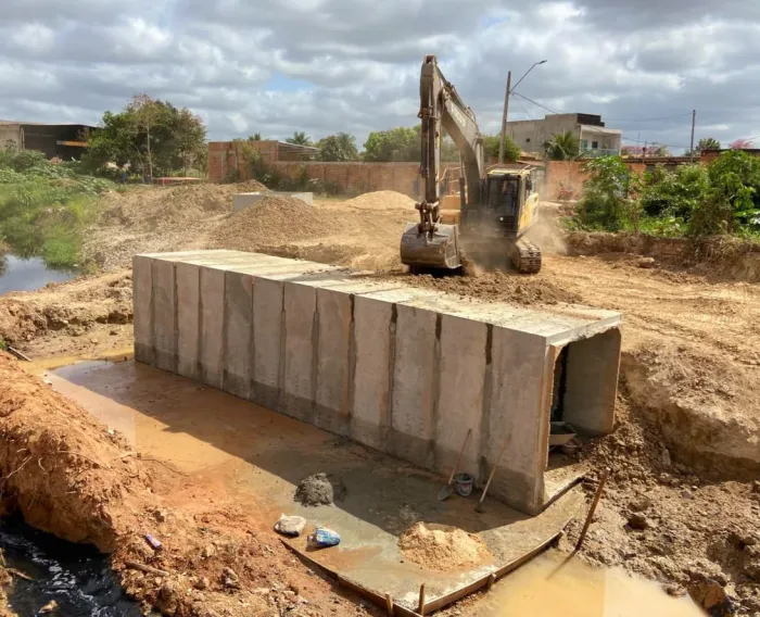 Ação Marabá: Aduelas são colocadas na rua Adolfo Kolping que vai integrar bairros Novo Horizonte e Bom Planalto