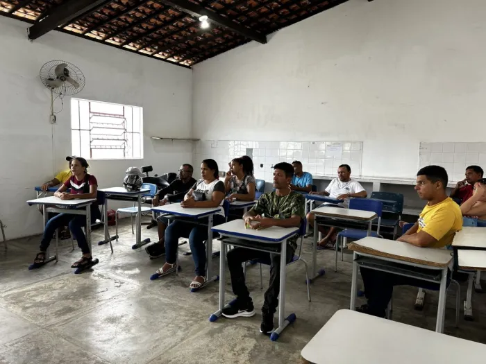 Prefeitura oferece cursos gratuitos de pintor de obras imobiliárias e pedreiro