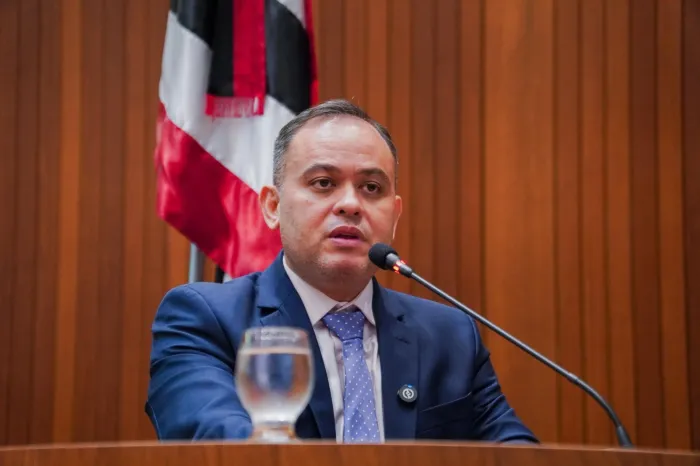 Deputado Catulé Júnior durante seu pronunciamento na Assembleia Legislativa