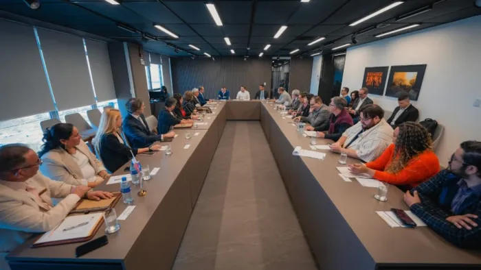 Gabriel Souza recebe comitiva do Chile para tratar do Porto de Arroio do Sal