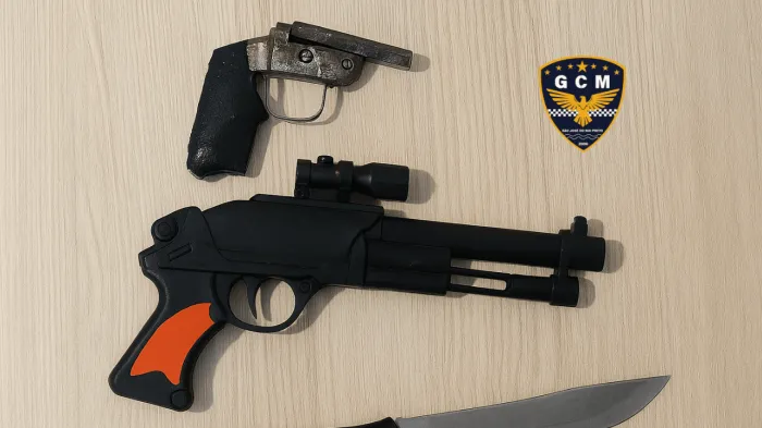 Homem é detido pela GCM com arma de fogo e simulacro no Santo Antônio