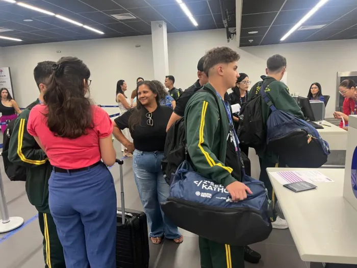 Estudantes do Piauí celebram conquista ao embarcar para intercâmbio na Alemanha