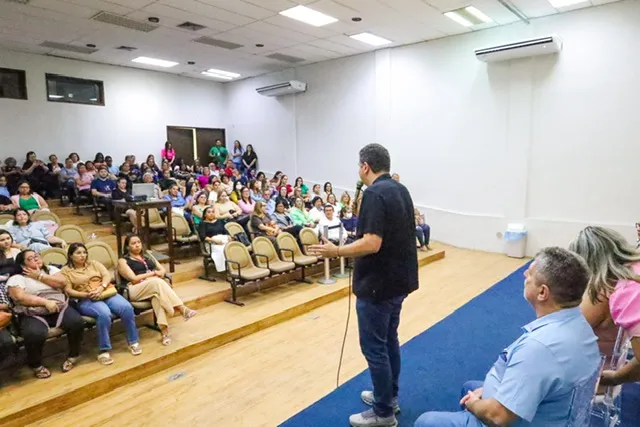 Mais de 600 profissionais da Rede Municipal de Cuidado e Proteção Social iniciam programa de qualificação