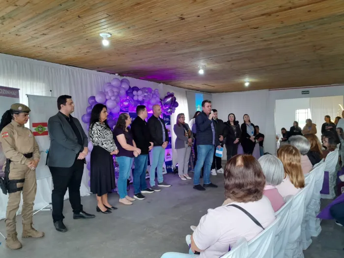 Atividades do Agosto Lilás encerram com passagem do ônibus de prevenção à violência contra a mulher por Imaruí