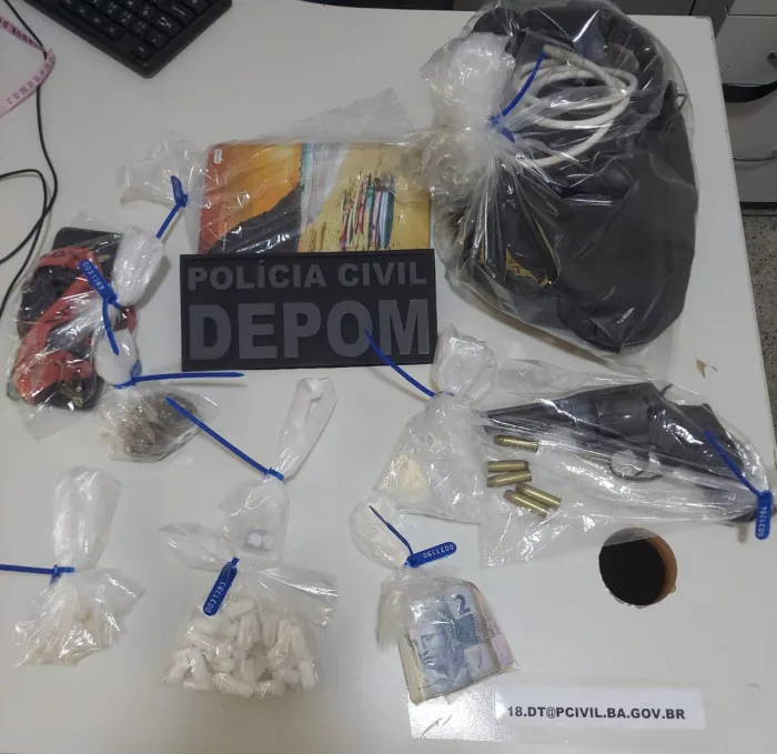 Homem é preso com arma e drogas em Camaçari