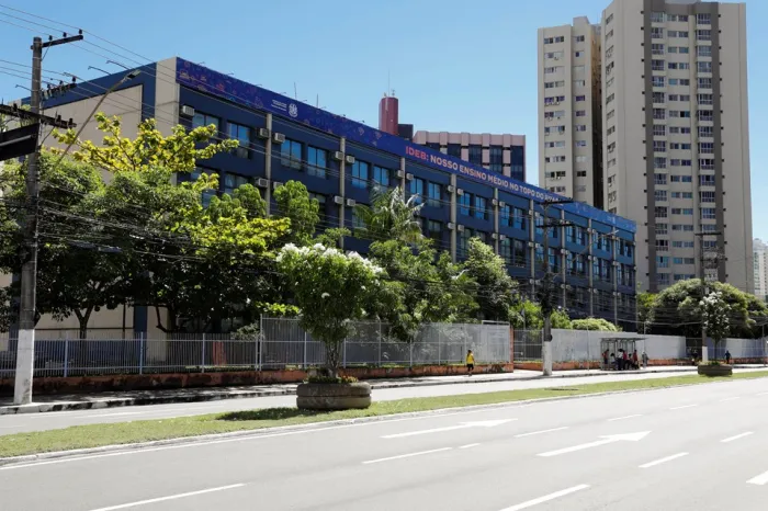 Governo anuncia reajuste salarial para professores e agentes de suporte educacional