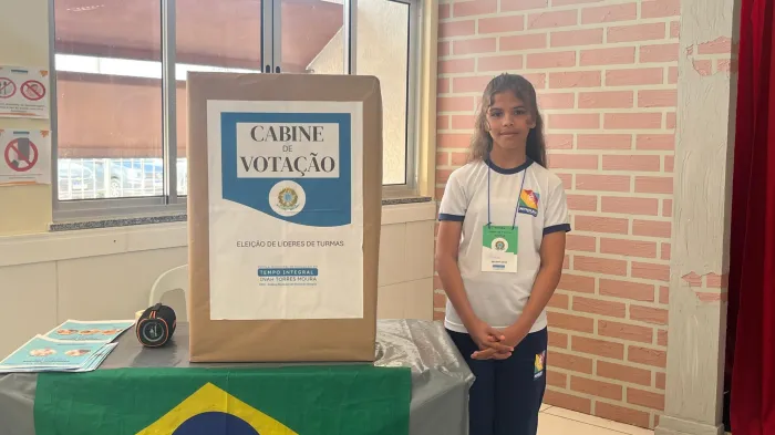 Escolas fortalecem processo democrático com simulação de eleições