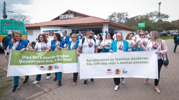 Secretaria da Saúde realiza caminhada da campanha 