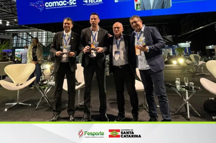 Presidente de Fesporte ministra palestra durante o Comac em Balneário Camboriú