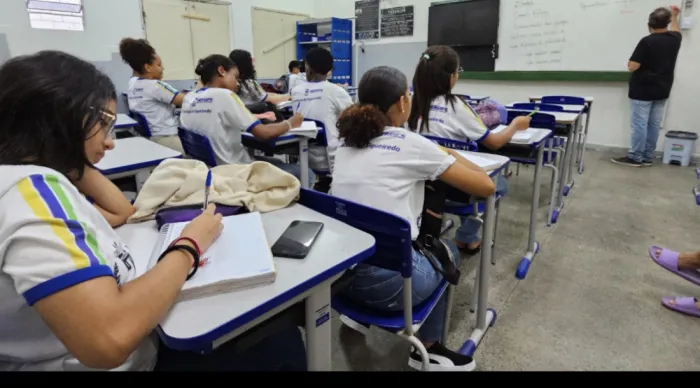 Governo do Estado assegura equiparação funcional e adicional de deslocamento a educadores da rede técnica de ensino