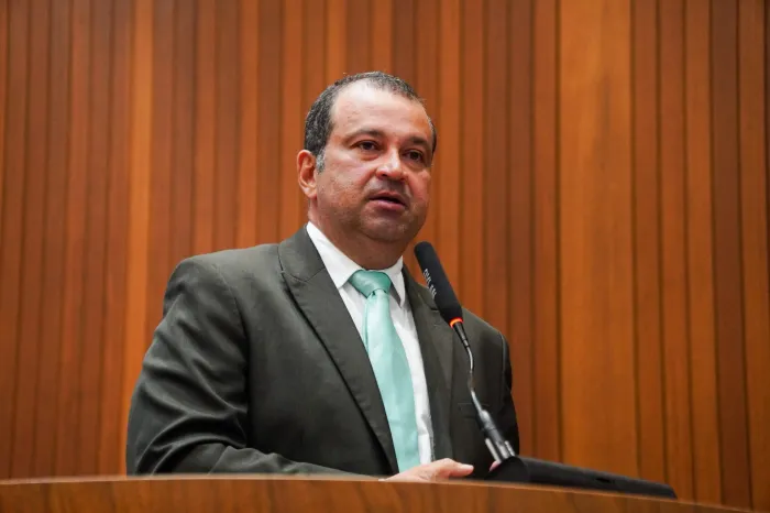 Adelmo Soares comemora ampliação do Programa ‘Cuidar dos Olhos’ na sede e em povoados de Caxias