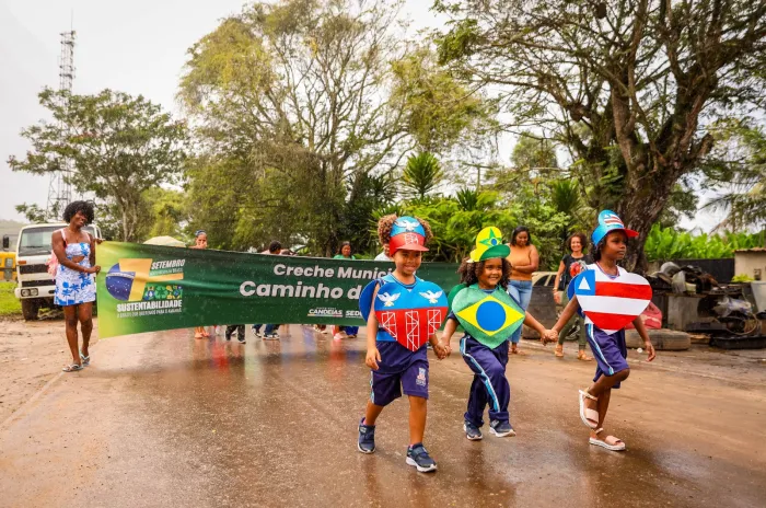 Candeias: Distrito da Colônia mantém tradição e leva mais de 400 estudantes à abertura dos desfiles de 7 de setembro