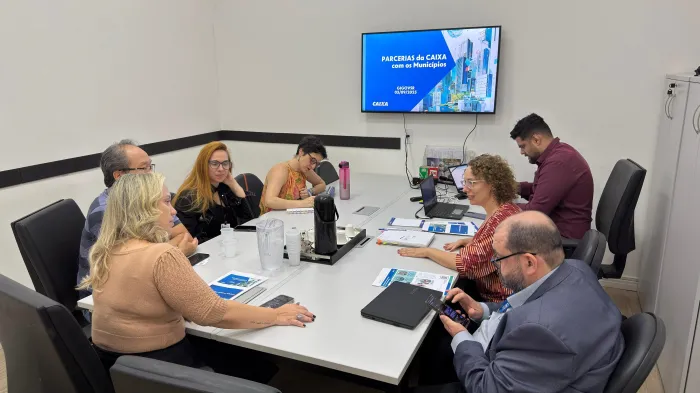 CEF se reúne com Habitação e Desenvolvimento Social