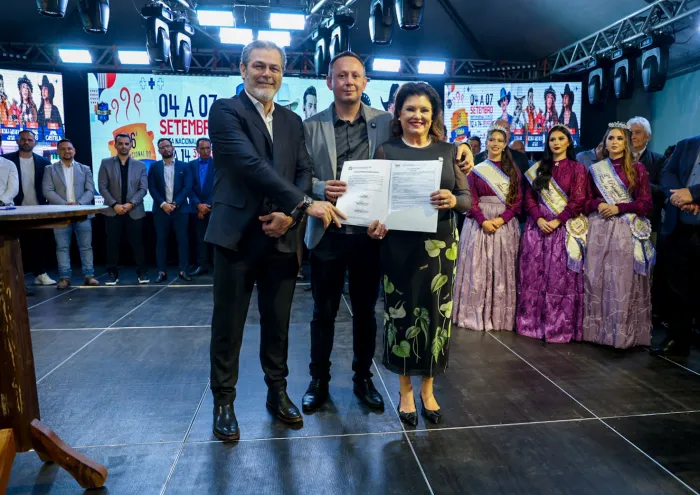 Em Barra Velha, Governo de SC entrega licença ambiental prévia para construção e ampliação do molhe de pedras na Foz do Rio Itajuba