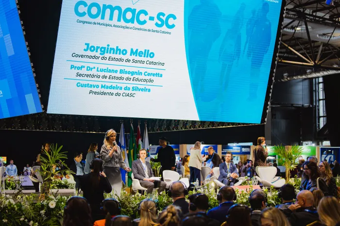 Educação de SC destaca investimentos em conectividade na rede estadual durante COMAC 2025