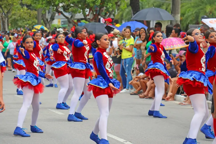 Desfile cívico-militar leva multidão às ruas com participação de vários órgãos da Prefeitura de João Pessoa