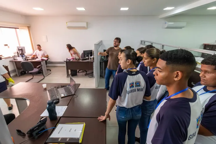 Educâmara recebe estudantes da ETEC e jovens da Guarda Mirim em São Sebastião