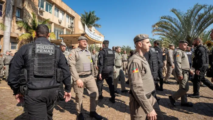 Troca da guarda, em 2023, marcou a saída da Brigada Militar e entrada dos policiais penais na Cadeia Pública -Foto: Arquivo Ascom SSPS