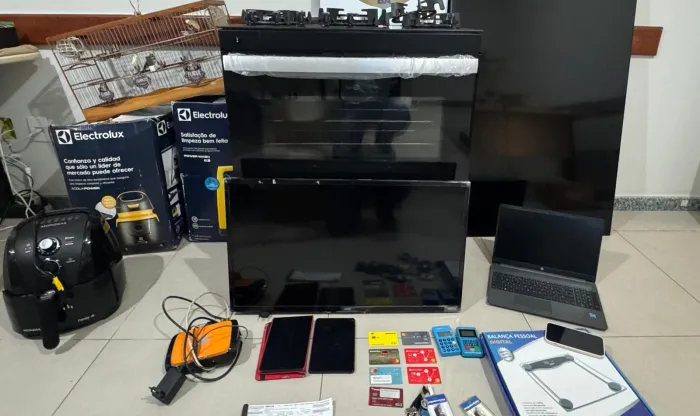 Operação Vitrine prende ex-funcionária de loja por fraudes em cartões em Eunápolis