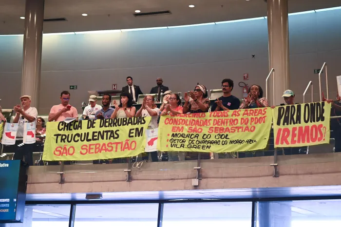 Distritais pedem para GDF cessar derrubadas de casas até a aprovação do PDOT