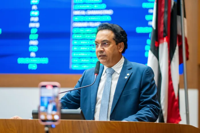 Júnior Cascaria solicita pavimentação da Avenida Lourival Alves Pereira, em Pedreiras